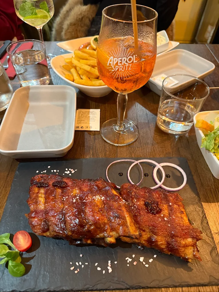 Restaurant La Cerise Restaurant La Cerise